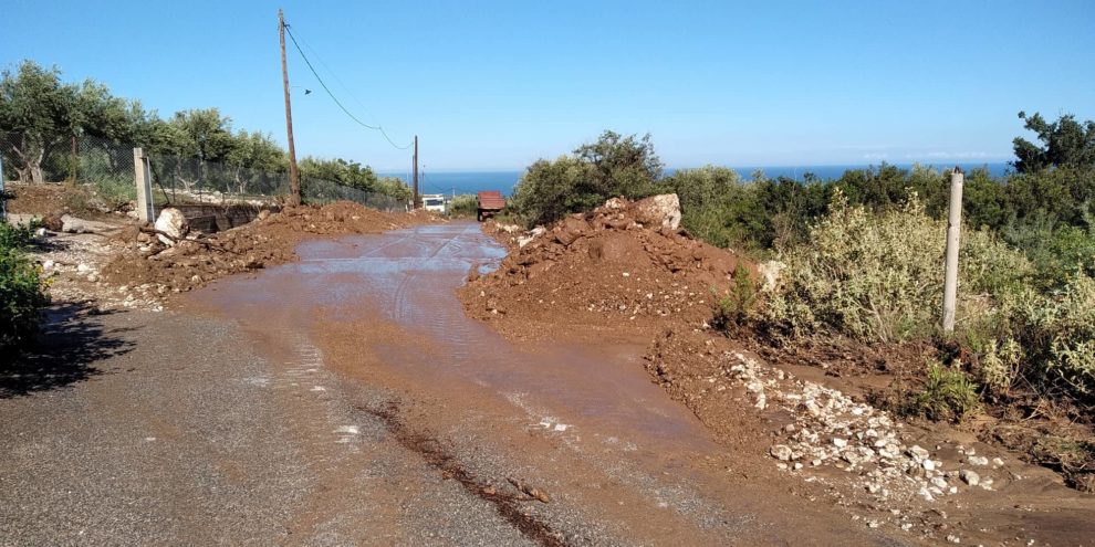 Καταστροφές από τη χθεσινή καταιγίδα σε κοινότητες της Κυπαρισσίας