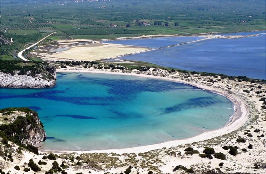 Guardian: Η παραλία της Βοϊδοκοιλιάς…