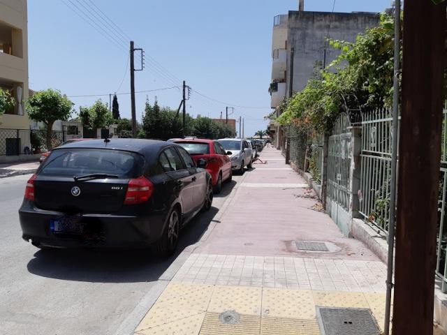 Το κυκλοφοριακό αλαλούμ στην οδό Αύρας