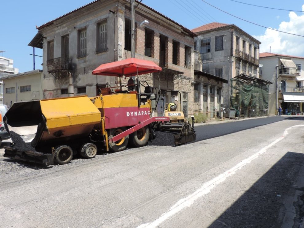 Ασφαλτόστρωση στην οδό Μεσσήνης