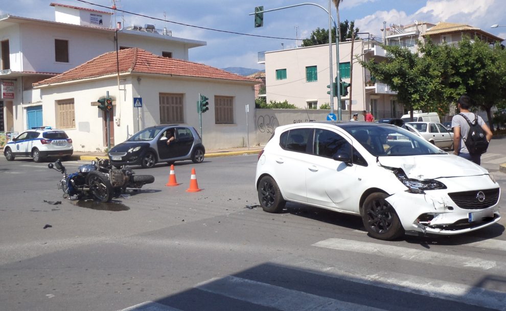 Μια ακόμα σύγκρουση με υλικές ζημιές και τραυματισμό έξω από το 3ο Δημοτικό Σχολείο Καλαμάτας