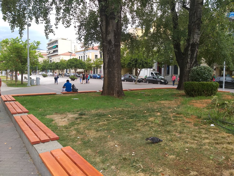 Επιτέλους στάσεις δροσιάς στην κεντρική πλατεία της Καλαμάτας!