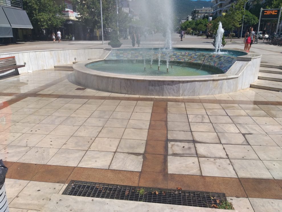 Πατινάζ γύρω από το νότιο σιντριβάνι