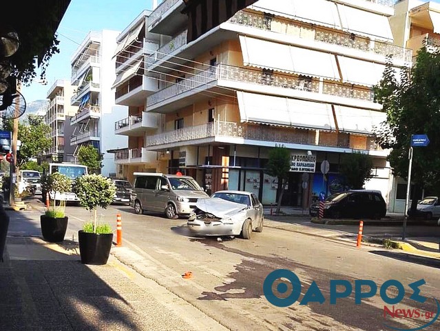 Σοβαρό τροχαίο ατύχημα σε διασταύρωση «καρμανιόλα» στην Καλαμάτα!