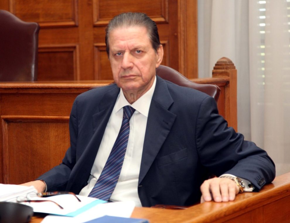 Σεσημασμένος Ρομά από την Καλαμάτα συνελήφθη για την κλοπή του χρηματοκιβωτίου του Βύρωνα Πολύδωρα !