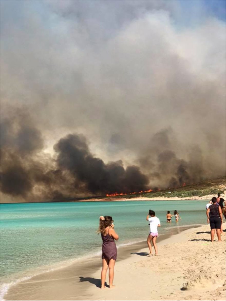 Σκηνές πανικού από τη φωτιά στην Ελαφόνησο!
