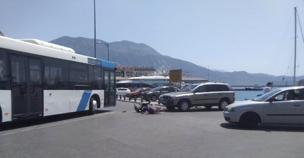 Τρίγωνο του διαβόλου έξω από το JUMBO