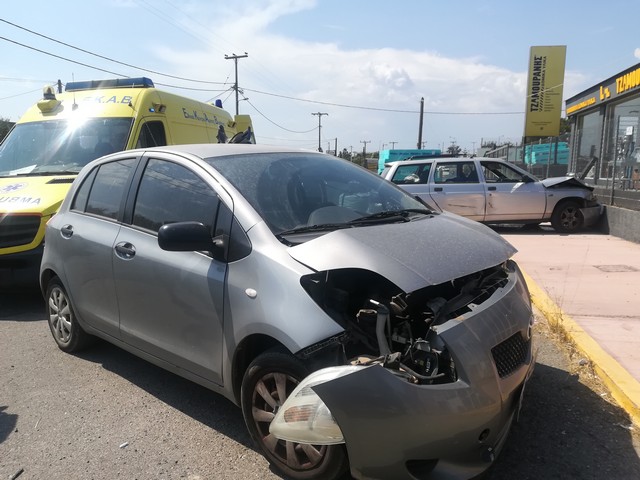 Τροχαίο στην οδό Αθηνών