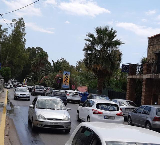 Πεζοδρόμια προς τον Αλμυρό