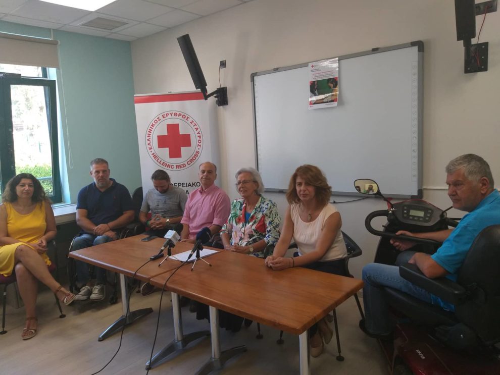Μαθήματα Πρώτων Βοηθειών σε κοινωνικά ευάλωτες ομάδες της Καλαμάτας από τον Ερυθρό Σταυρό