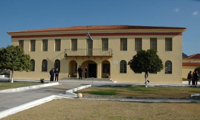 Έβγαινε από τις φυλακές Τίρυνθας, έκανε ληστείες και ξαναγύριζε