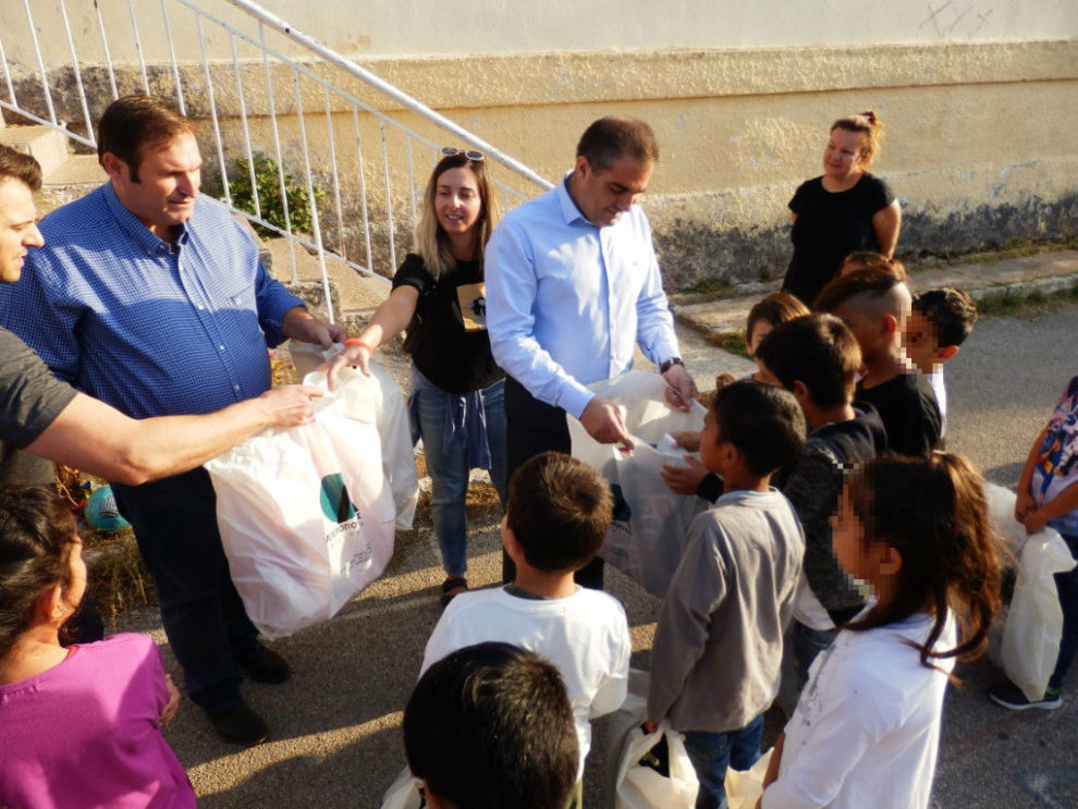 Δωροεπιταγές σε 600 παιδιά από το δήμο Καλαμάτας