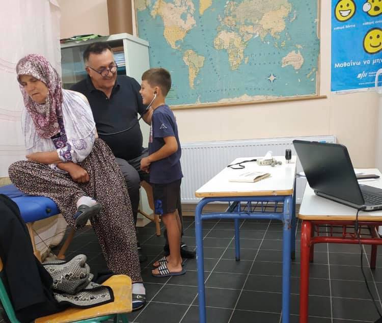 «Περιοδεία» στον ακριτικό Έβρο, εξετάζοντας ασθενείς, για τον Παναγιώτη Χαλβατσιώτη