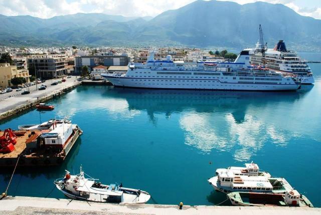 Αλλάζει το λιμάνι της Καλαμάτας για να φιλοξενεί θαλαμηγούς