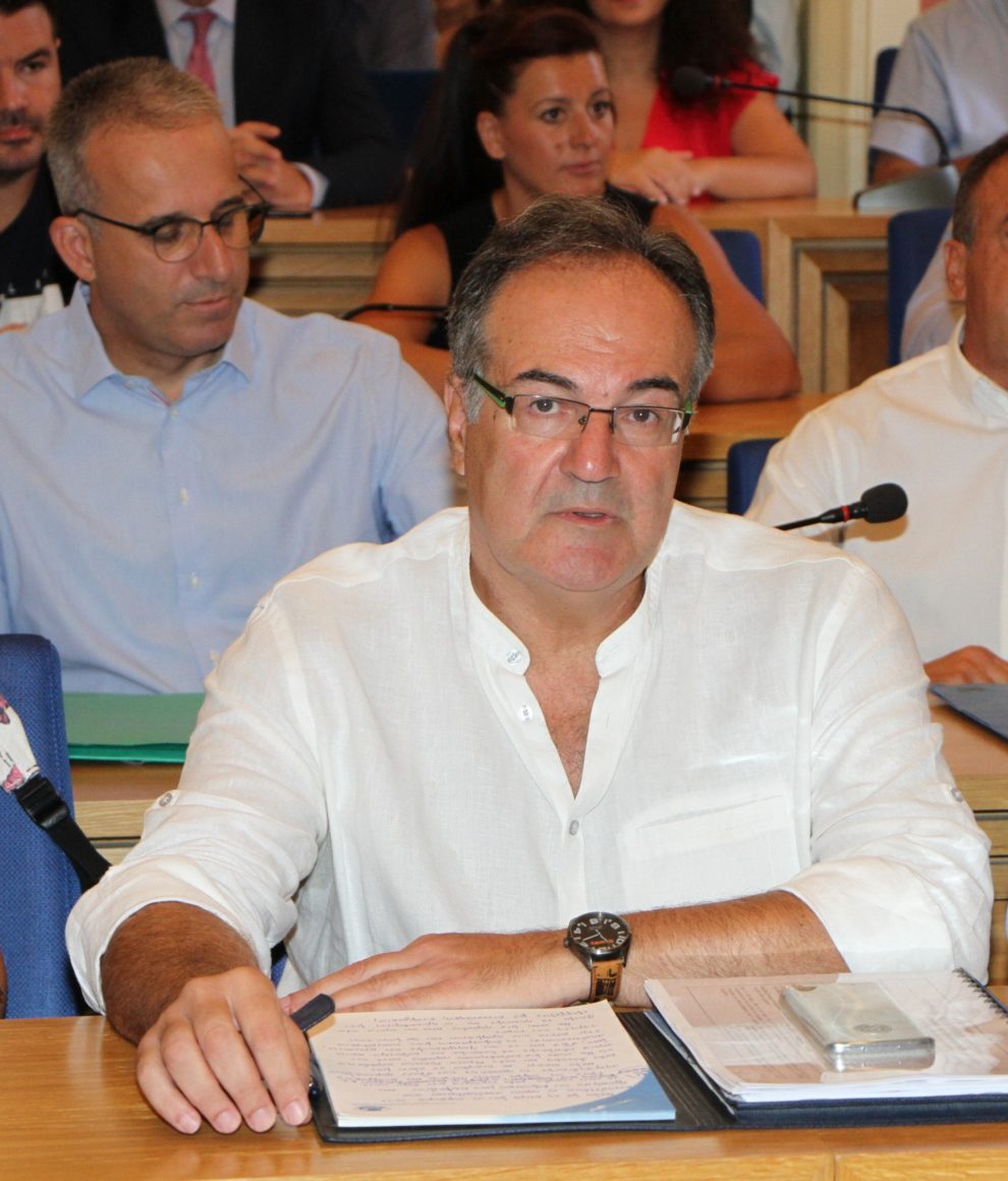 Ερωτήσεις του Β. Κοσμόπουλου στο Δημοτικό Συμβούλιο με το… βλέμμα στο μέλλον