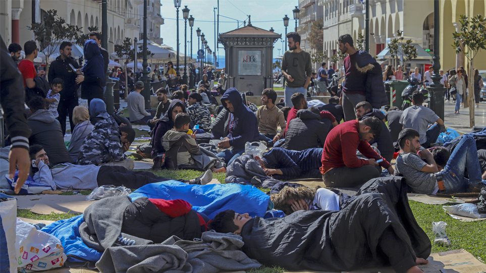 Σχέδιο αποσυμφόρησης των νησιών από τους πρόσφυγες: ΥΠΑΡΧΕΙ ΛΥΣΗ!