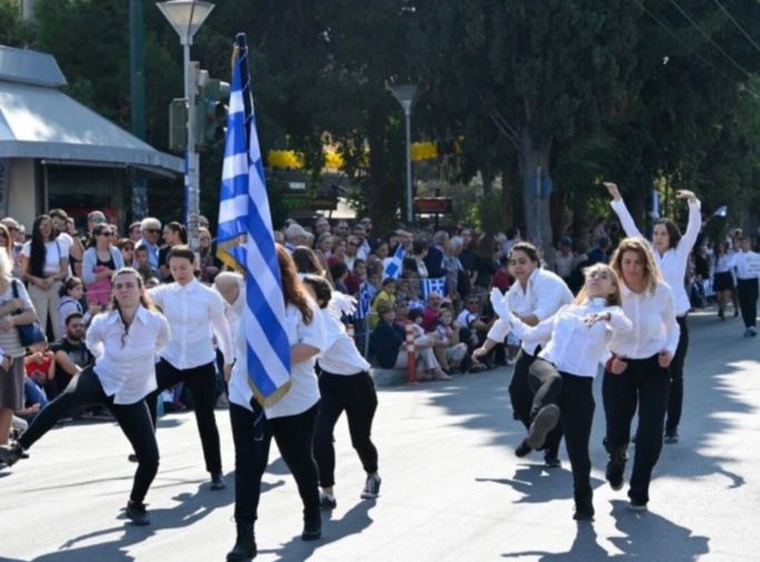 Νέα Φιλαδέλφεια: Δεν ήταν μαθήτριες τελικά οι 10 που βάδισαν αλά Monty Python