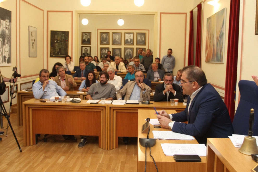 Δ.Σ. Καλαμάτας: Ψήφισμα – κόλαφος για τη συνεργασία Βασιλόπουλου με Κουκούτση