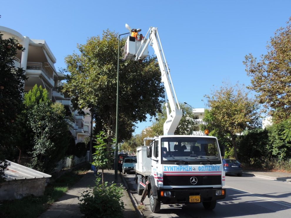 Σε 10.000 σημεία της Καλαμάτας λαμπτήρες LED