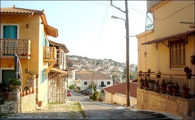 Το πρώτο δεκαήμερο του Νοέμβρη ξεκινά η ανάπλαση της Άνω Πόλης Κυπαρισσίας, απάντησε ο Λεβεντάκης
