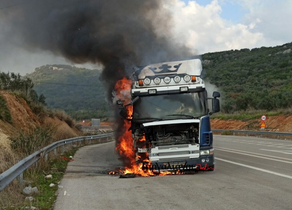 Νταλίκα τυλίχθηκε στις φλόγες στην Ε.Ο. Γαργαλιάνοι – Ρωμανού