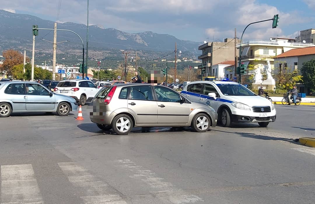 Τροχαίο ατύχημα με τραυματισμό στην Καλαμάτα (φωτογραφίες)