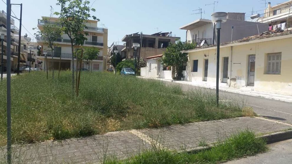 Μ. Μάκαρης: Εικόνες εγκατάλειψης σε πλατείες  και κοινόχρηστους χώρους της πόλης