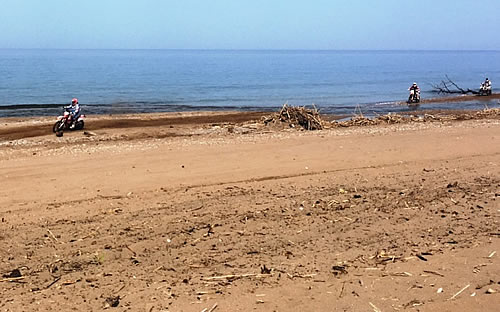 Απάντηση του ΑΡΧΕΛΩΝ για το βίντεο με μοτοσικλετιστή στις παραλίες Γιαννιτσοχωρίου και Ελαίας