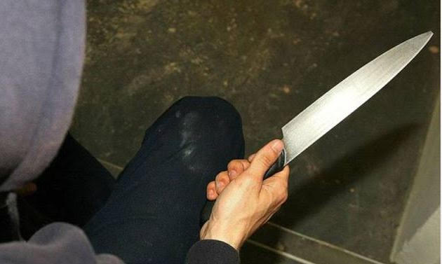 Ο πλανόδιος πωλητής με το μαχαίρι !
