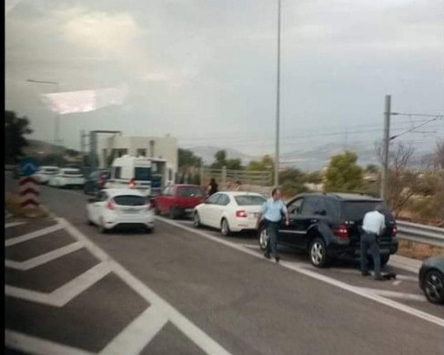 Ξήλωναν πινακίδες