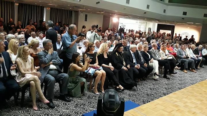 Γελάει ο κόσμος…
