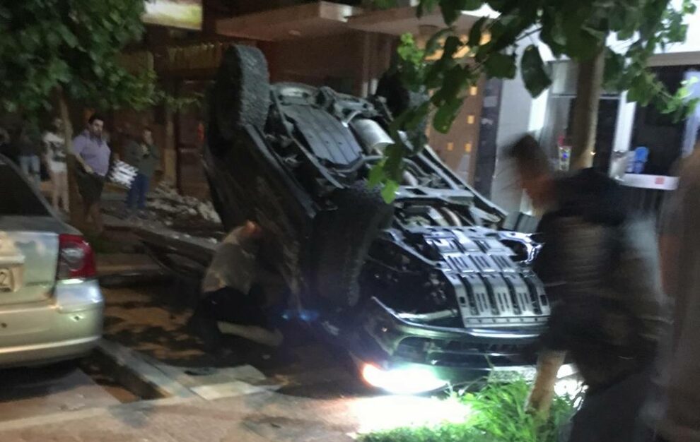 Αυτοκίνητο ντελαπάρισε στην οδό Φαρών