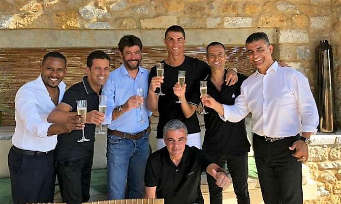 Ανιέλι και Κριστιάνο Ρονάλντο υπέγραψαν το συμβόλαιο στη Μεσσηνία!
