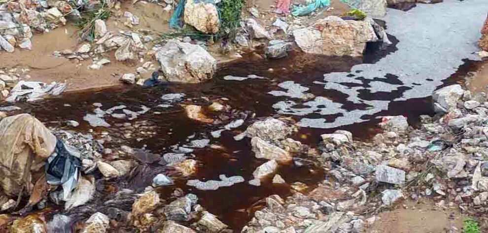 Υψηλό ρυπαντικό φορτίο στους “Πέντε Δρόμους”