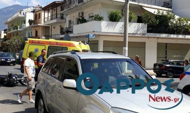 Σύγκρουση αυτοκινήτου με μηχανή στη Φαρών