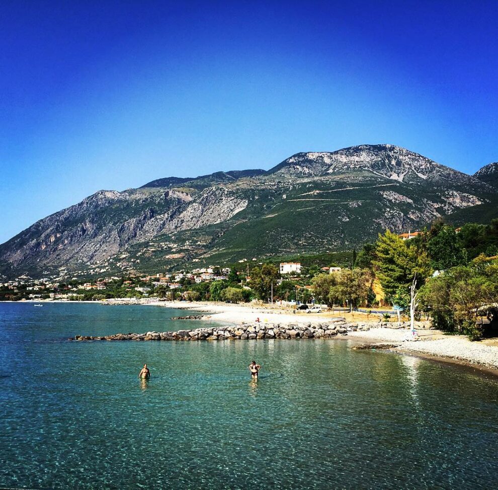Πεντακάθαρη θάλασσα στην Καλαμάτα