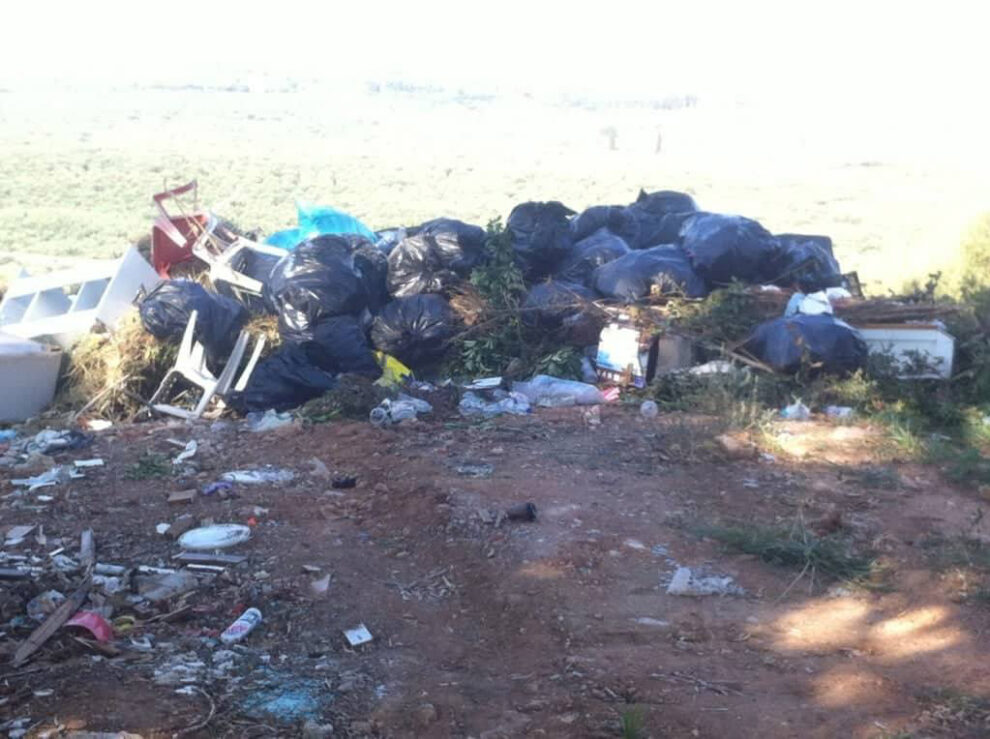 Παράνομος σκουπιδότοπος στον  όρχο οχημάτων του Δήμου Τριφυλίας