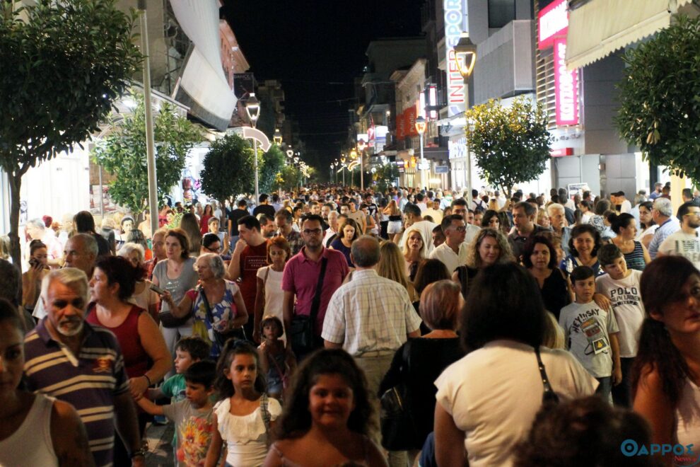 Η 6η Λευκή Νύχτα γέμισε το κέντρο της Καλαμάτας κόσμο (φωτογραφίες και βίντεο)