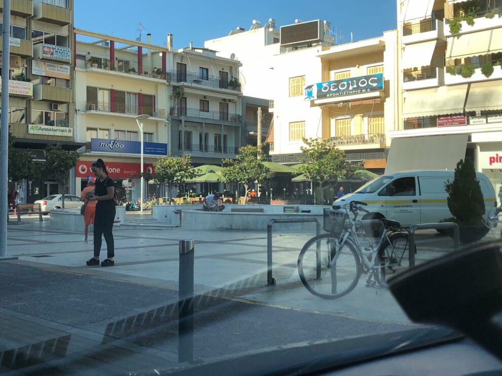 Μετά το διαδικτυακό κράξιμο καθαρίστηκε το νότιο σιντριβάνι!