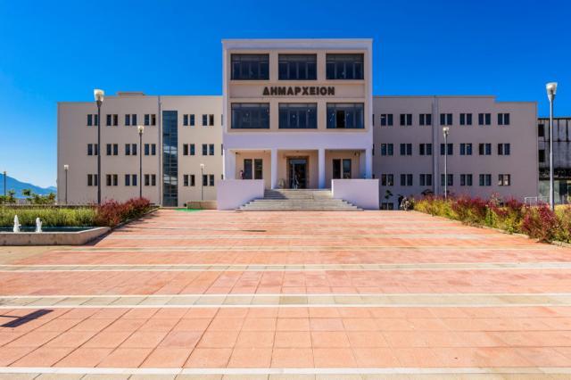 Ο «λευκός καπνός» από το Δημαρχείο…