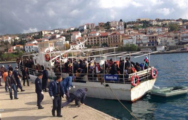 65 μετανάστες μεταφέρθηκαν στο κλειστό της Πύλου