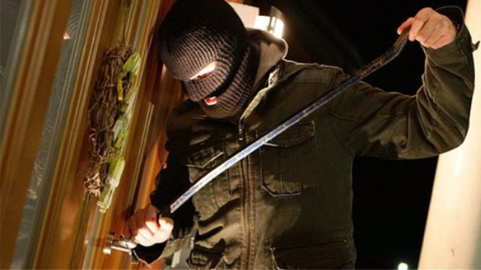 Ρομά προσπάθησαν να διαρρήξουν αποθήκη στη Καλαμάτα