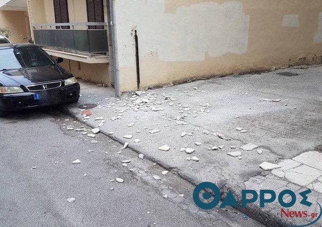 Σοβάδες αποκολλήθηκαν από πολυκατοικία στην παραλία της Καλαμάτας