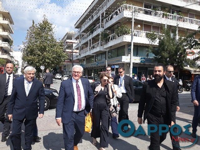 Για καφέ στην παραλία της Καλαμάτας Παυλόπουλος- Στάινμαϊερ (φωτογραφίες και βίντεο)