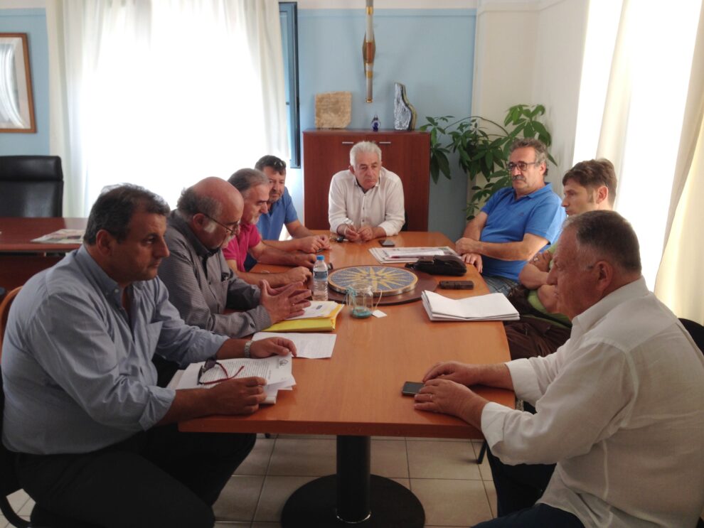 Διάβημα διαμαρτυρίας στο Δημαρχείο  Τριφυλίας για τη δίωξη της Ζωής Πετροπούλου