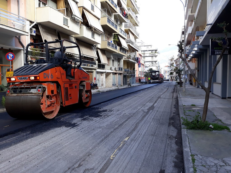 Σύμβαση για ασφαλτοστρώσεις στην Καλαμάτα ύψους 930.000 ευρώ