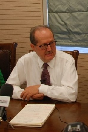 Παναγιώτης Νίκας: Ο Δήμος μελετά και υλοποιεί, η Περιφέρεια μόνο υπογράφει
