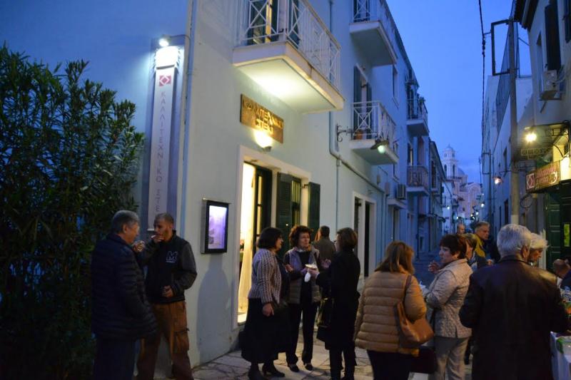 Εγκαίνια της έκθεσης κεραμικής της Ίντουν Στόρουντ στο Καλλιτεχνικό Στέκι