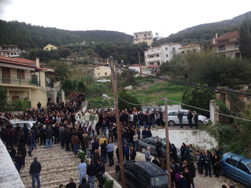 Ράγισαν καρδιές χθες στο στερνό αντίο του 15χρονου μαθητή -Σήμερα η δεύτερη κηδεία