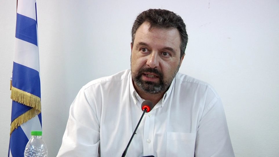 «Επειγόντως» συνάντηση με Αραχωβίτη επιδιώκει ο Γιώργος Τσώνης